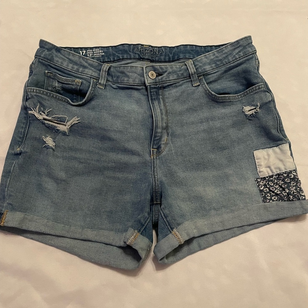 Arizona Jean Company Women's Distressed and‎ Patchwork Blue Jean Shorts, Size 17